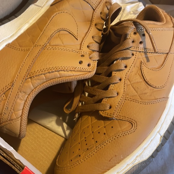 Nike Women's Dunk Sneakers in Tan - Picture 2 of 6